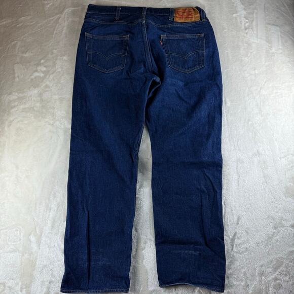 Levi's 501 Jeans Men's 38x32 Medium Wash Blue Straight Leg Casual / Workwear - Picture 3 of 9